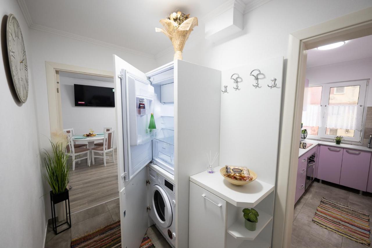 L&R Boutique Apartment Otelu Rosu Buitenkant foto